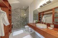 TheGrenadinesCollection