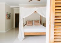 TheGrenadinesCollection