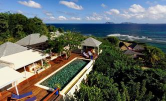 Crescent Villa with Caretakers Cottage