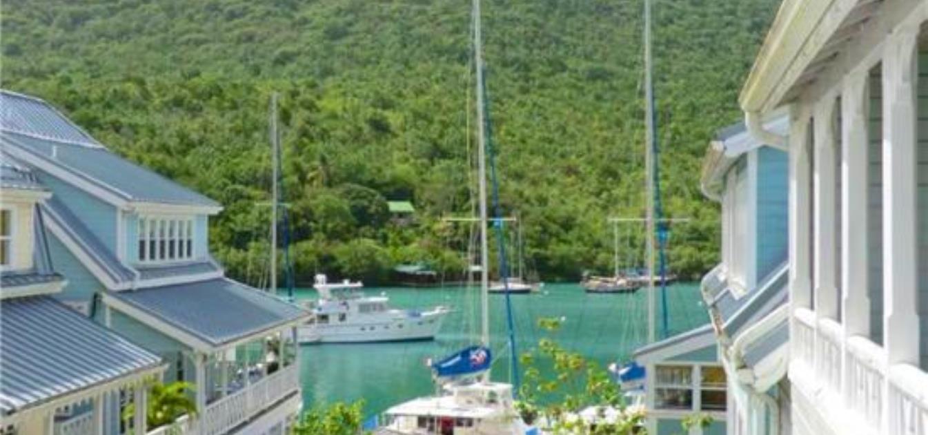 Marigot Bay Front Balcony Apartment 4F