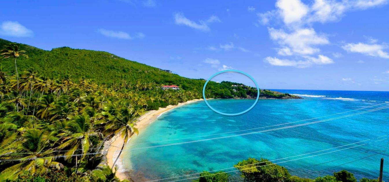 Crescent Villa with Caretakers Cottage