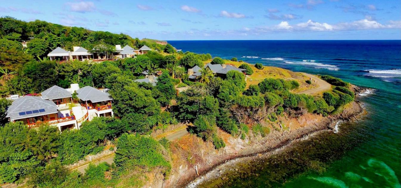 Crescent Villa with Caretakers Cottage