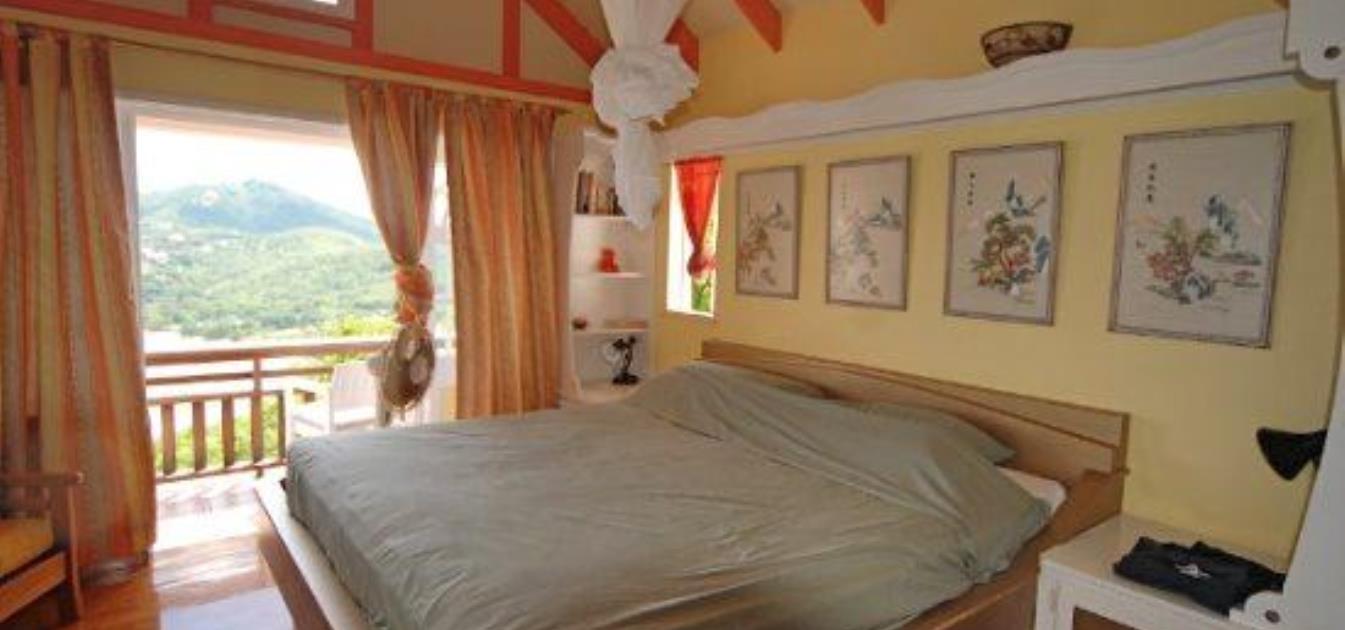 Belles House