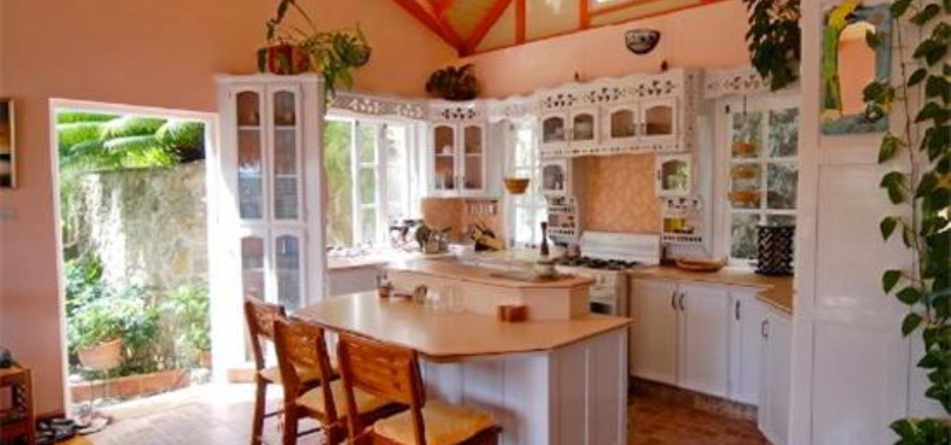 Belles House