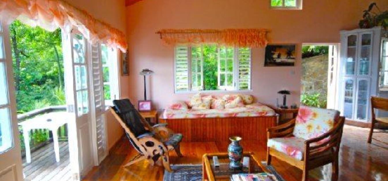 Belles House