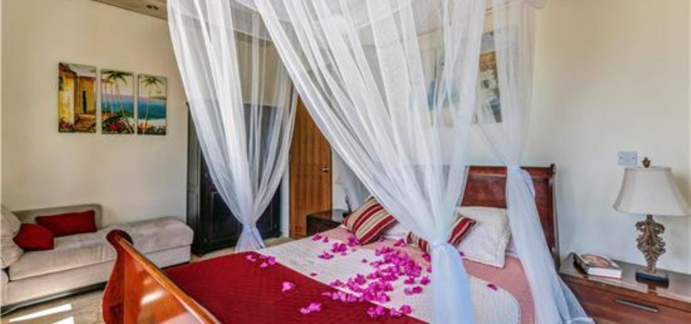 vacation-rentals/st-vincent-and-the-grenadines/bequia/spring/sadewa-villa-for-6-guests