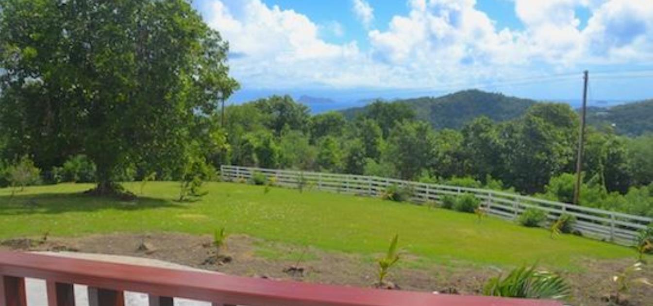 vacation-rentals/st-vincent-and-the-grenadines/bequia/port-elizabeth/cinnamon-houze