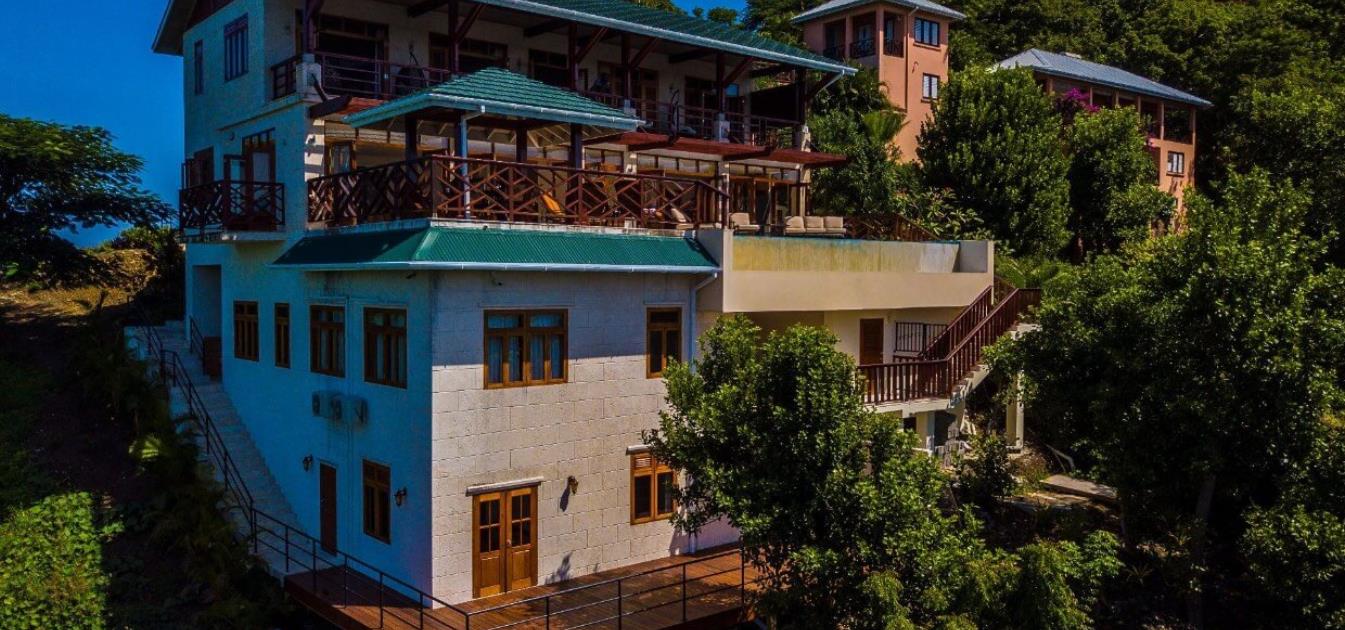 vacation-rentals/st-vincent-and-the-grenadines/bequia/bequia-estates/sunbird-whole-house