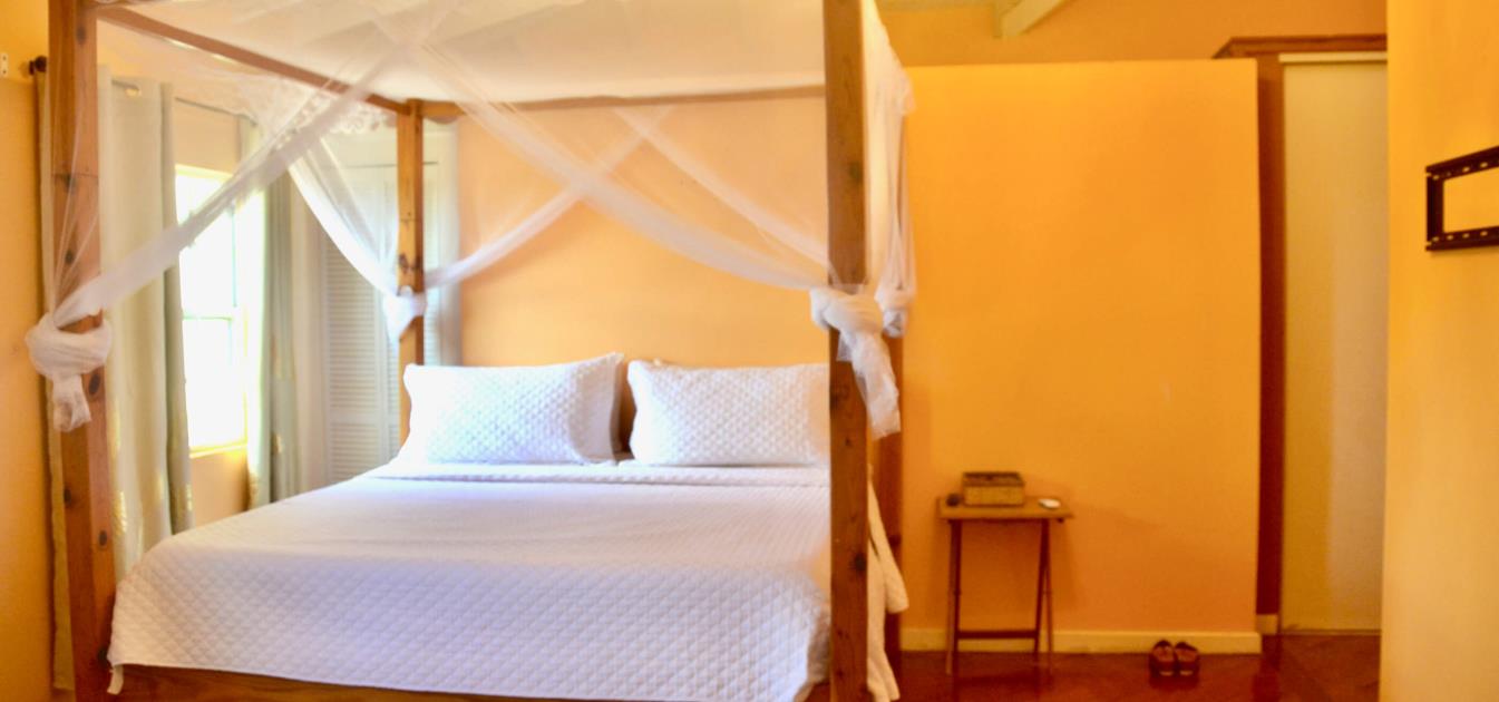 vacation-rentals/st-vincent-and-the-grenadines/bequia/hope-bay/paradise-breeze-