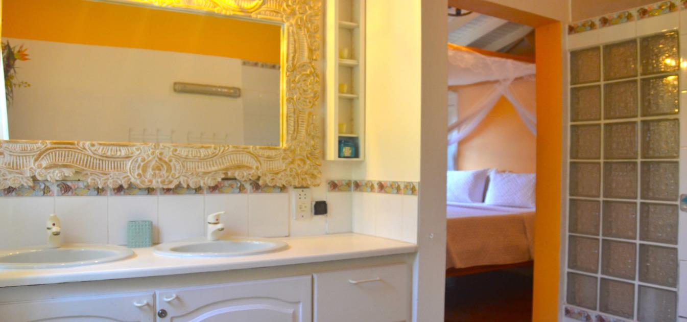 vacation-rentals/st-vincent-and-the-grenadines/bequia/hope-bay/paradise-breeze-