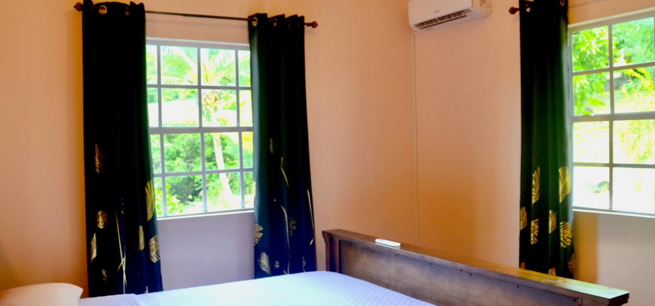 vacation-rentals/st-vincent-and-the-grenadines/bequia/hope-bay/paradise-breeze-