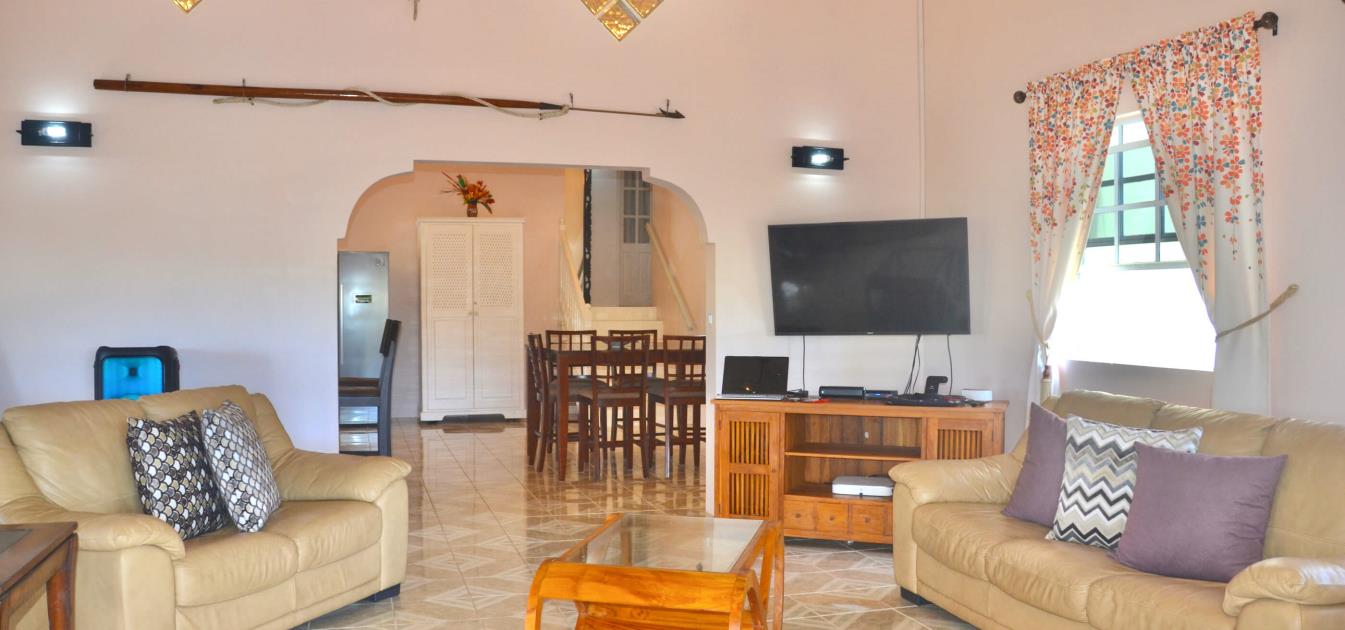 vacation-rentals/st-vincent-and-the-grenadines/bequia/hope-bay/paradise-breeze-