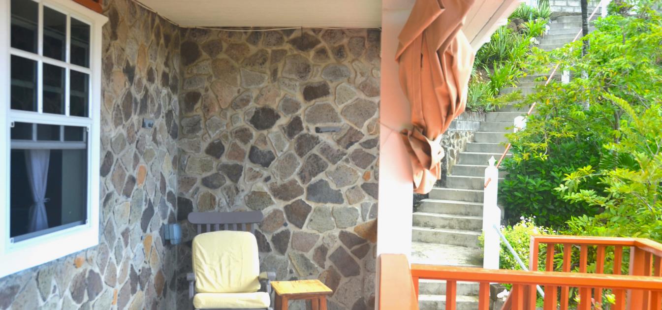 vacation-rentals/st-vincent-and-the-grenadines/bequia/friendship-bay/molly's-ocean-view-house