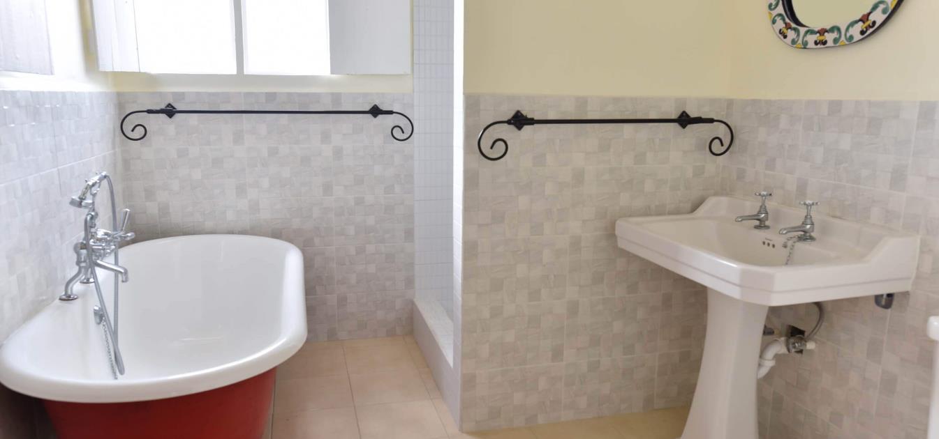 vacation-rentals/grenada/grenada-island/victoria/mount-edgecombe-plantation-nutmeg-room-1