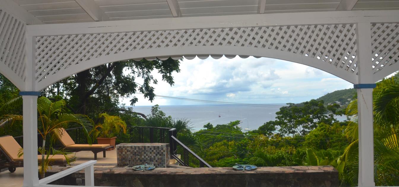 vacation-rentals/st-vincent-and-the-grenadines/bequia/belmont/aqua-upper-apt-dancing-sea