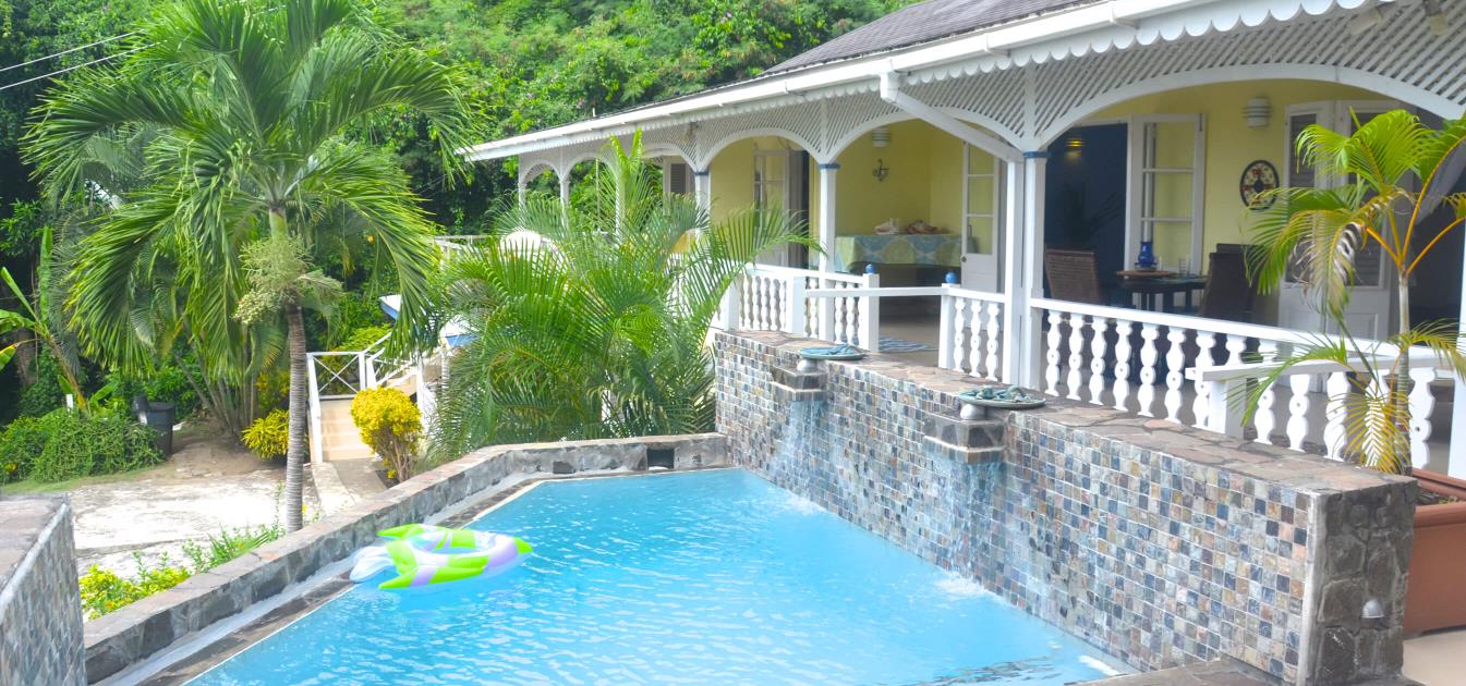 vacation-rentals/st-vincent-and-the-grenadines/bequia/belmont/aqua-upper-apt-dancing-sea