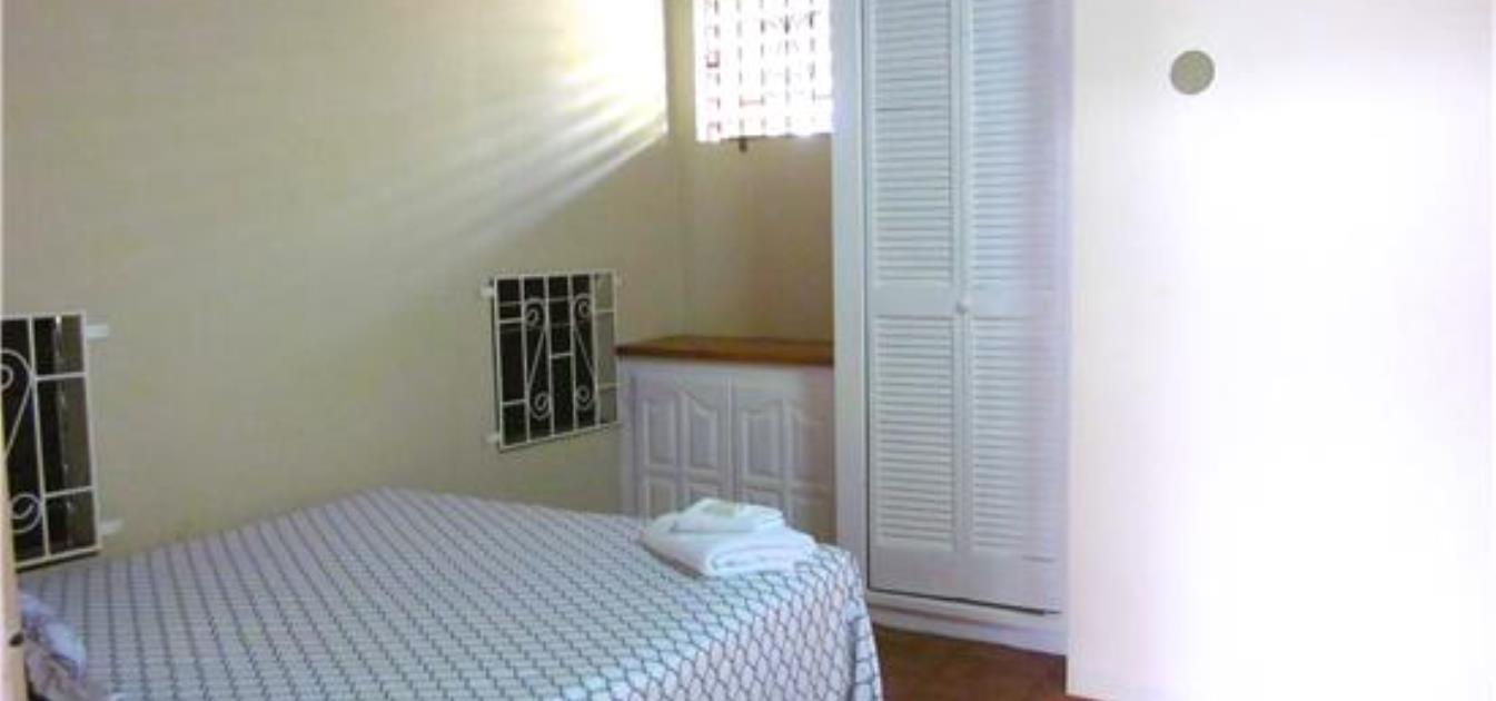 vacation-rentals/st-vincent-and-the-grenadines/st-vincent/arnos-vale/buttercup-cottage-hibiscus-apt