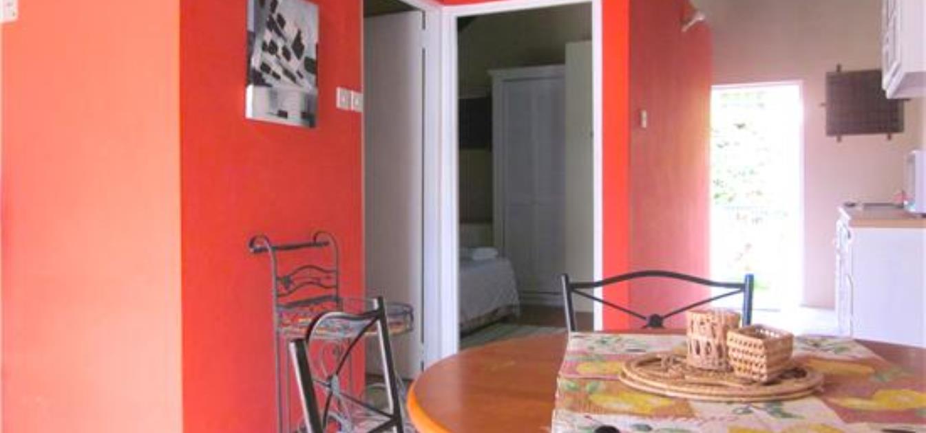 vacation-rentals/st-vincent-and-the-grenadines/st-vincent/arnos-vale/buttercup-cottage-hibiscus-apt