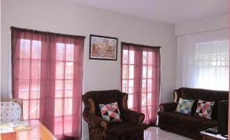 Buttercup Cottage Anthurium Apt