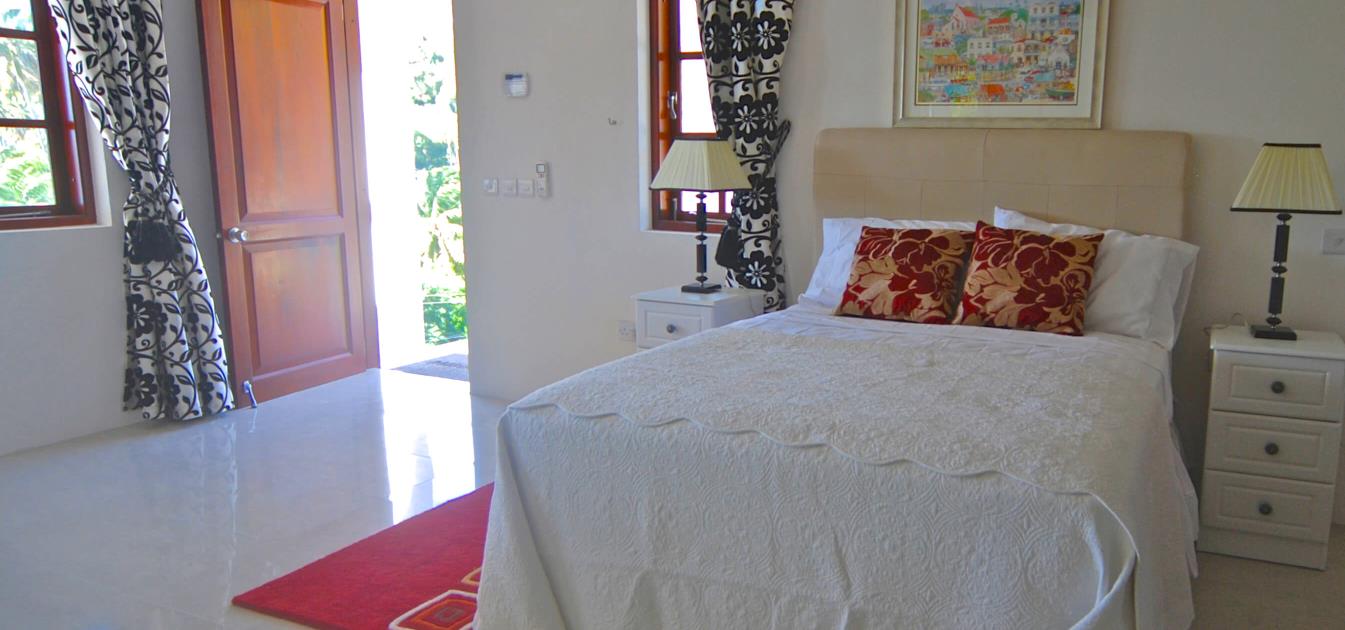 vacation-rentals/st-vincent-and-the-grenadines/bequia/crescent-bay/beachfront-plantation-house-ijeoma