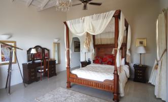 Beachfront Plantation House - IJEOMA