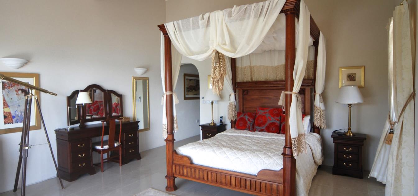 vacation-rentals/st-vincent-and-the-grenadines/bequia/crescent-bay/beachfront-plantation-house-ijeoma