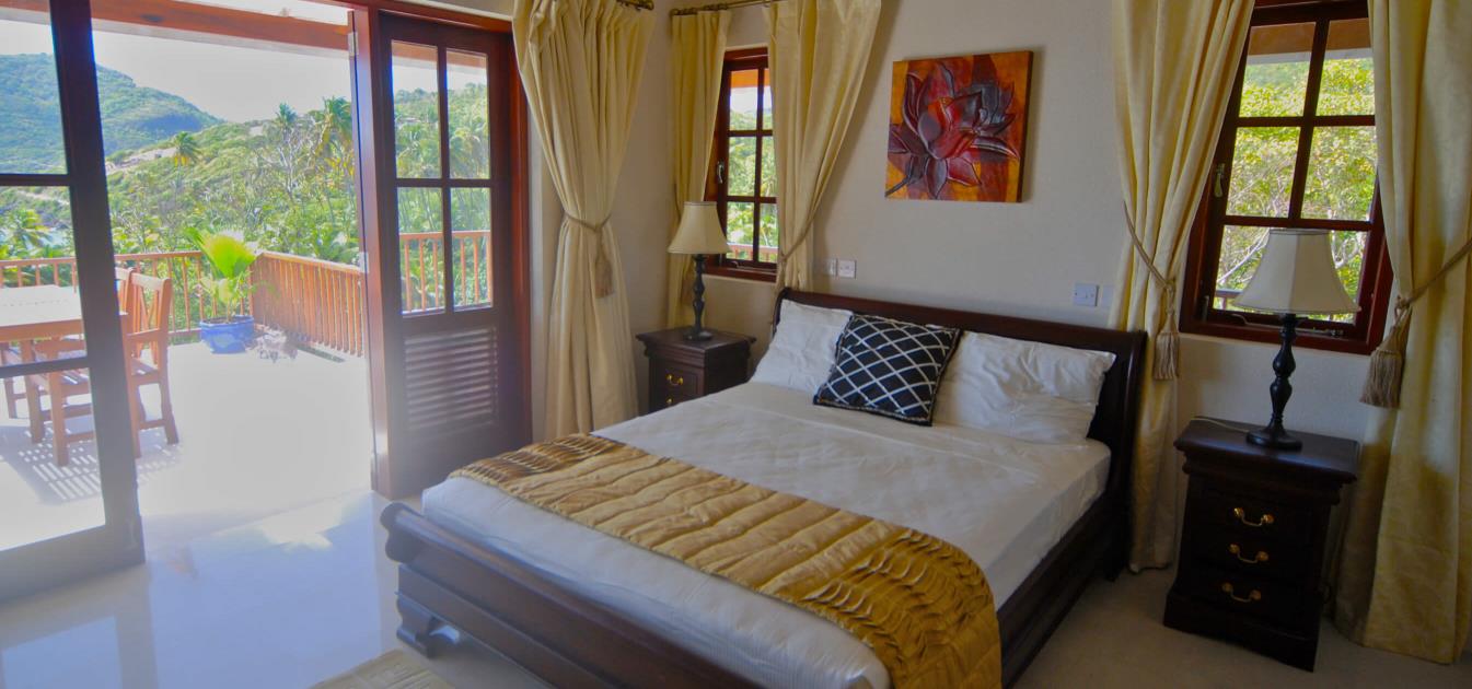 vacation-rentals/st-vincent-and-the-grenadines/bequia/crescent-bay/beachfront-plantation-house-ijeoma