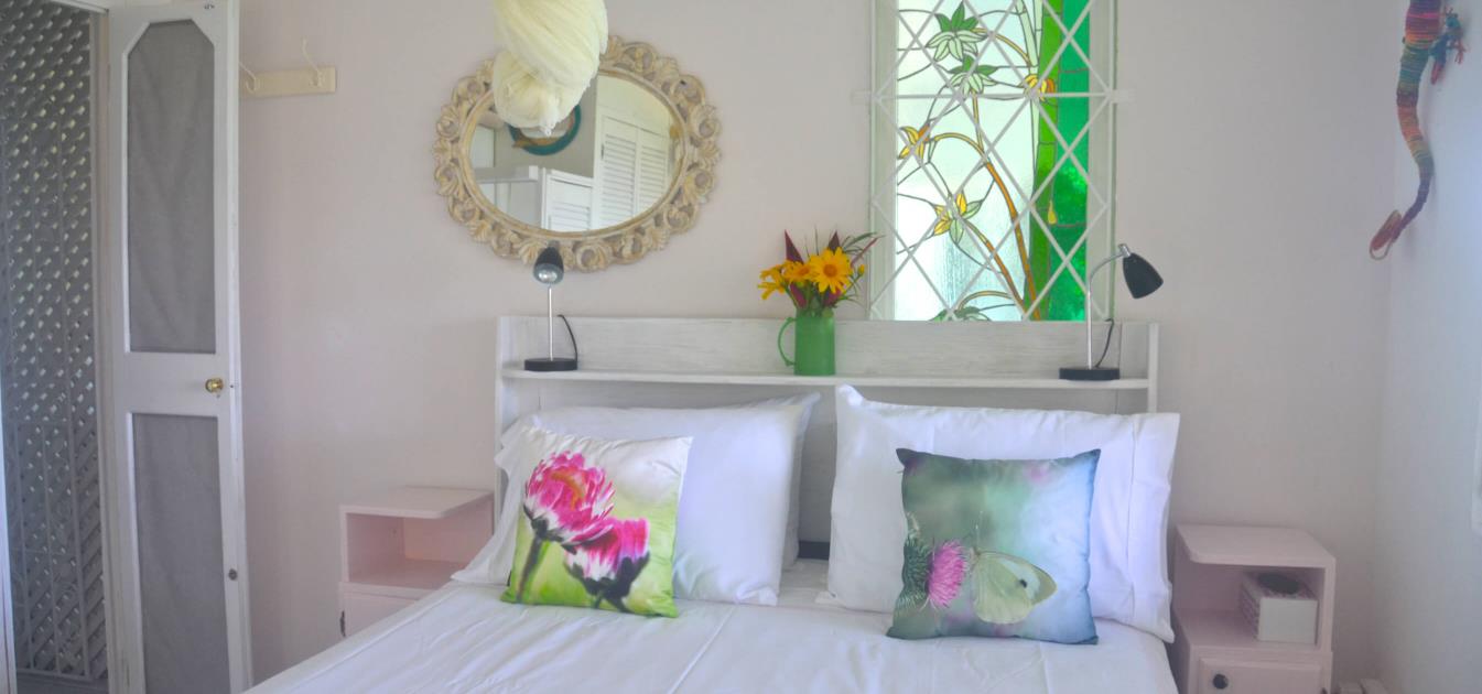 vacation-rentals/st-vincent-and-the-grenadines/bequia/lower-bay/emita-house