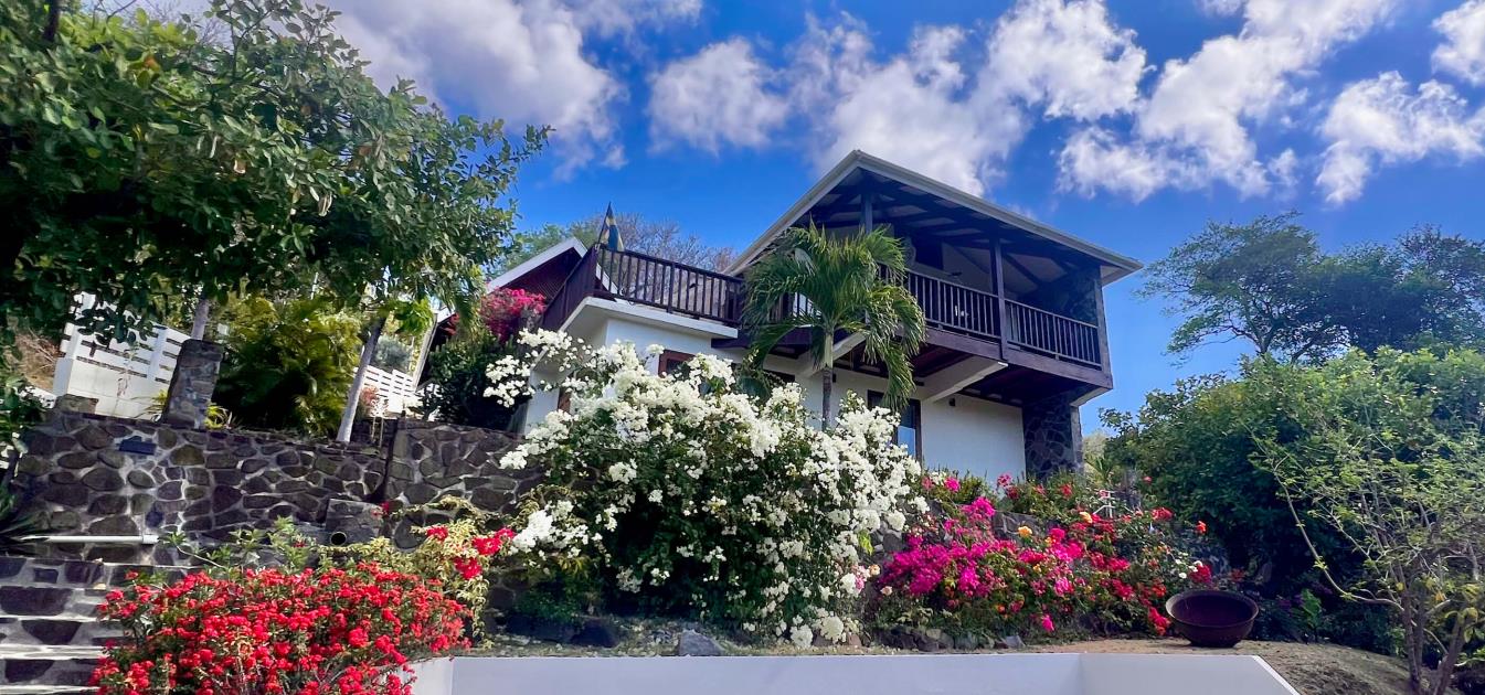 vacation-rentals/st-vincent-and-the-grenadines/bequia/ocar/harbour-view-villa