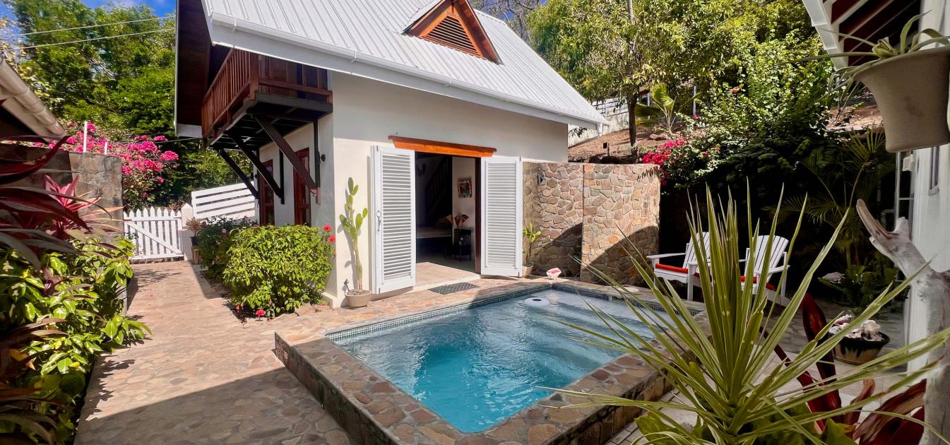 vacation-rentals/st-vincent-and-the-grenadines/bequia/ocar/harbour-view-villa