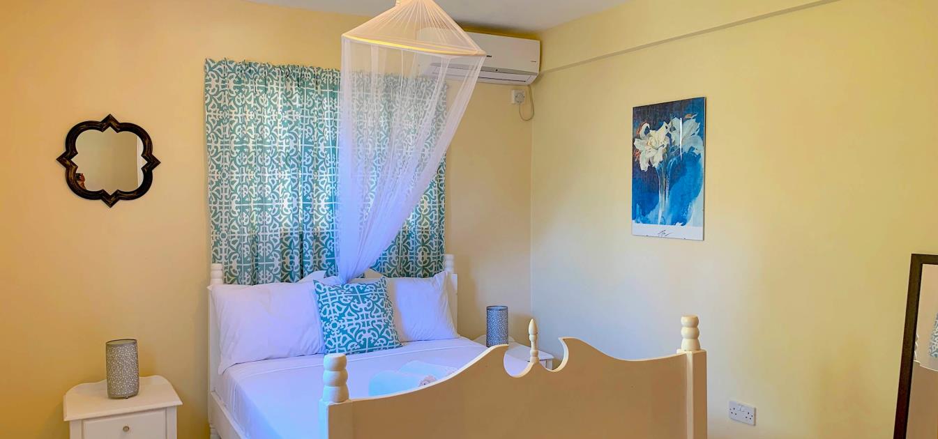 vacation-rentals/st-vincent-and-the-grenadines/bequia/port-elizabeth/harbour-view-2-st-james-apt-lower-floor