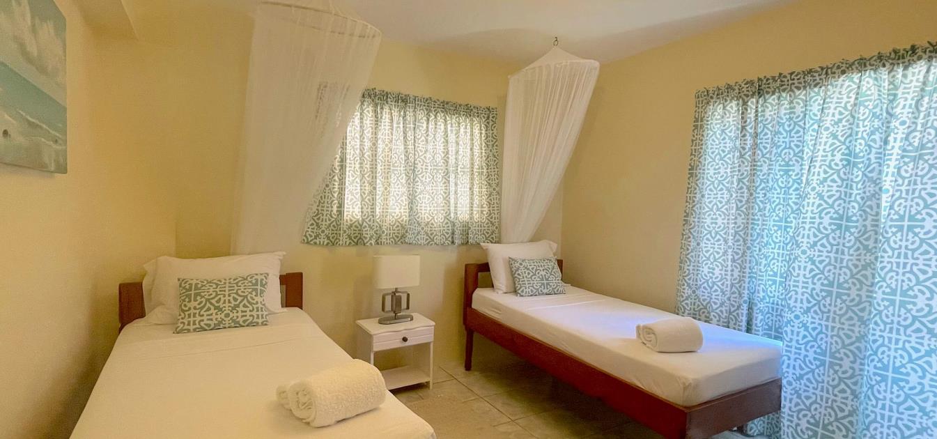 vacation-rentals/st-vincent-and-the-grenadines/bequia/port-elizabeth/harbour-view-2-st-james-apt-lower-floor