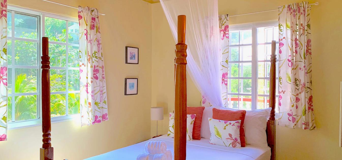 vacation-rentals/st-vincent-and-the-grenadines/bequia/port-elizabeth/harbour-view-1-st-james-apt-upper-floor