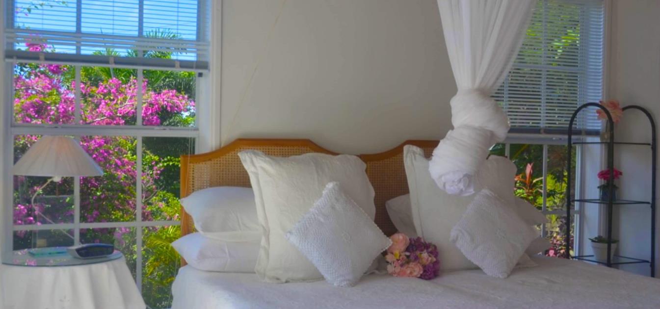 vacation-rentals/st-vincent-and-the-grenadines/bequia/spring/windsong-villa