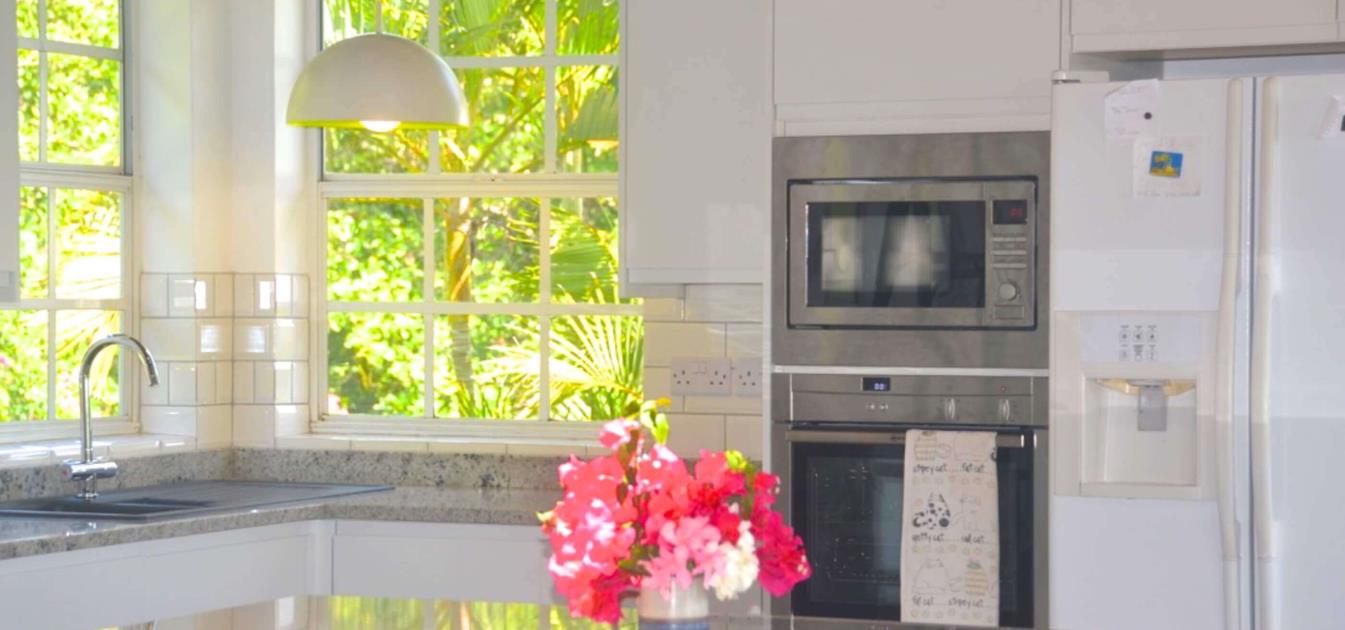 vacation-rentals/st-vincent-and-the-grenadines/bequia/spring/windsong-villa