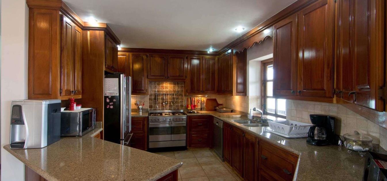 vacation-rentals/st-vincent-and-the-grenadines/bequia/crown-point/look-yonder-villas-main-house