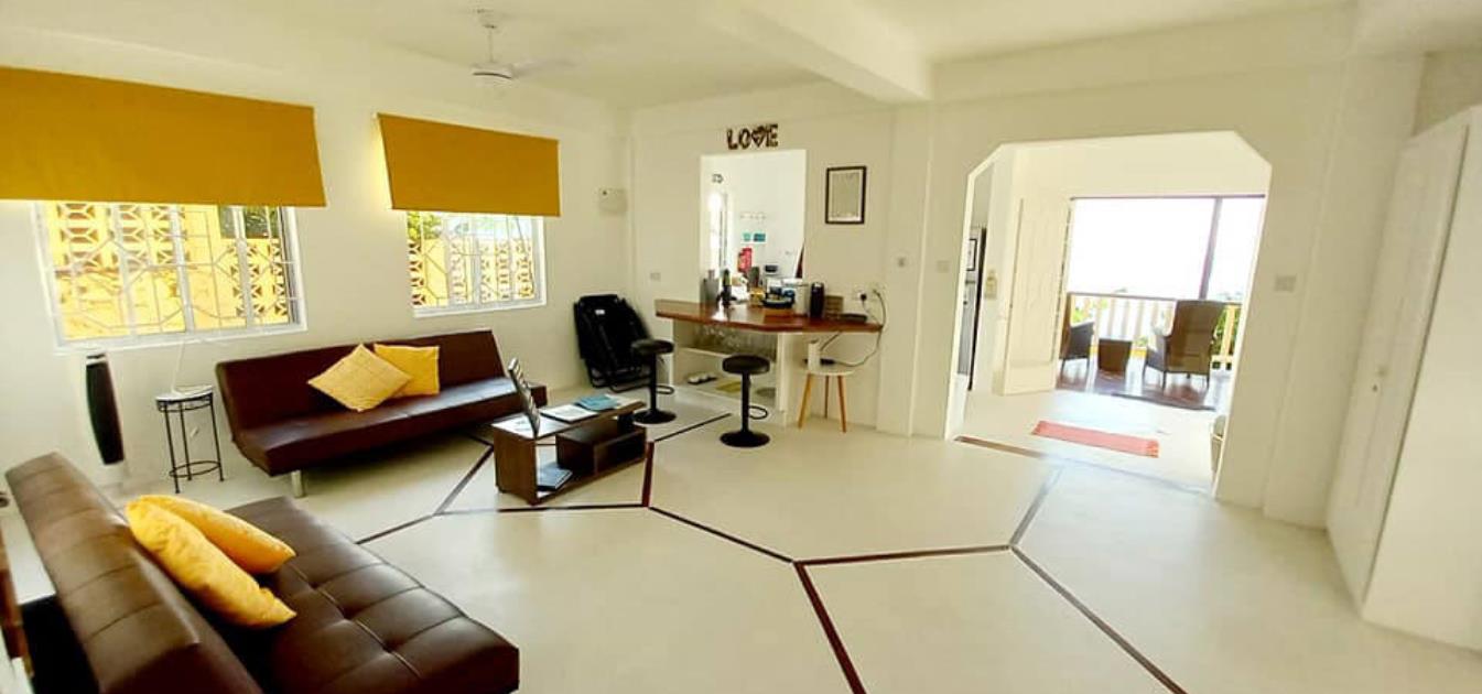 vacation-rentals/st-vincent-and-the-grenadines/bequia/lower-bay/the-lookout-hummingbird-deck