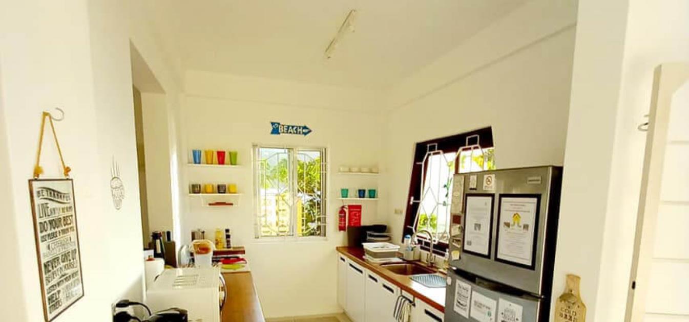 vacation-rentals/st-vincent-and-the-grenadines/bequia/lower-bay/the-lookout-hummingbird-deck