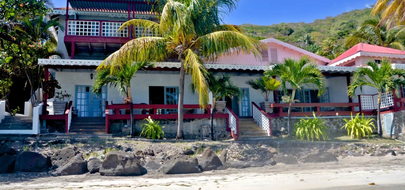 vacation-rentals/st-vincent-and-the-grenadines/bequia/friendship-bay/bequia-beachfront-estate-4-bedroom-villa
