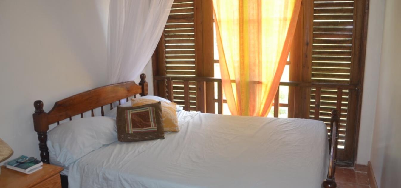 vacation-rentals/st-vincent-and-the-grenadines/st-vincent/brighton/artist-ocean-reflection-villa-and-garden-studio