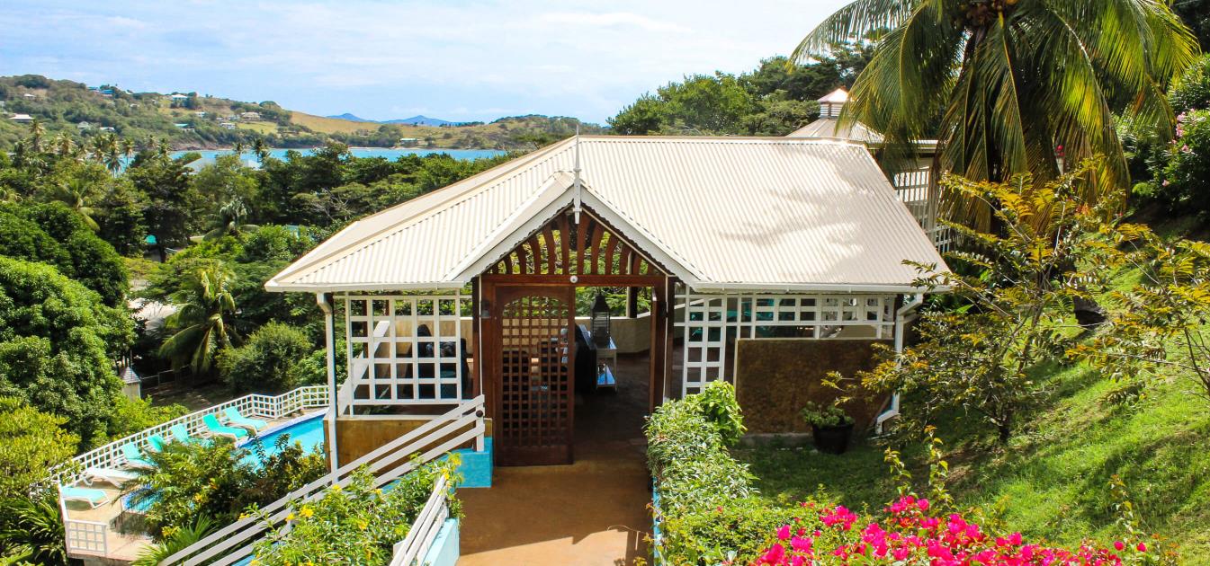 vacation-rentals/st-vincent-and-the-grenadines/bequia/friendship-bay/sugarapple-inn-pool-view