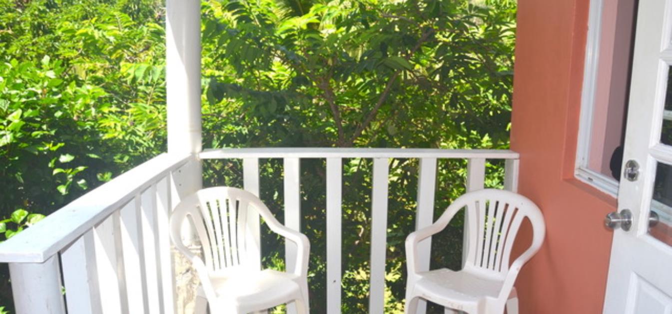 vacation-rentals/st-vincent-and-the-grenadines/bequia/friendship-bay/peaches-apartment