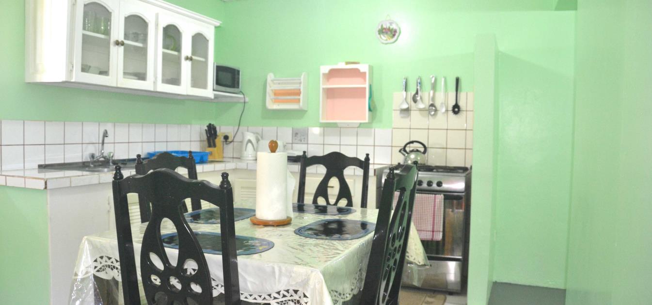 vacation-rentals/st-vincent-and-the-grenadines/bequia/friendship-bay/peaches-apartment