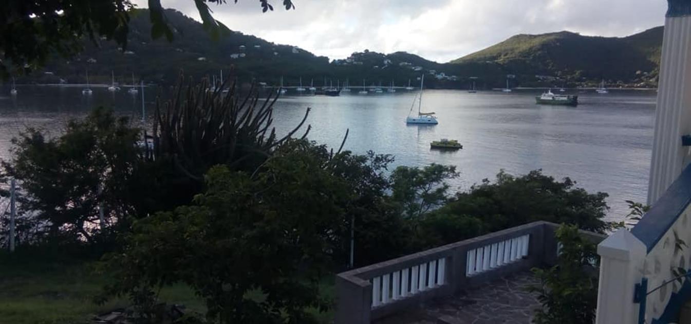 vacation-rentals/st-vincent-and-the-grenadines/bequia/hamilton/victoria's-house
