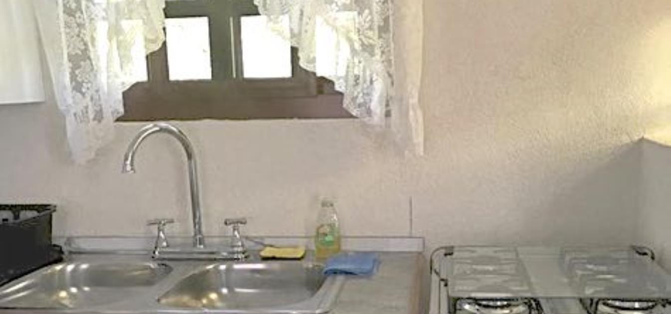vacation-rentals/st-vincent-and-the-grenadines/bequia/lower-bay/keegan's-apartment-seabreeze
