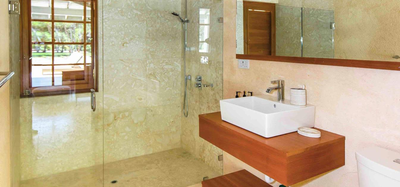 vacation-rentals/st-vincent-and-the-grenadines/bequia/spring/spring-beach-villa