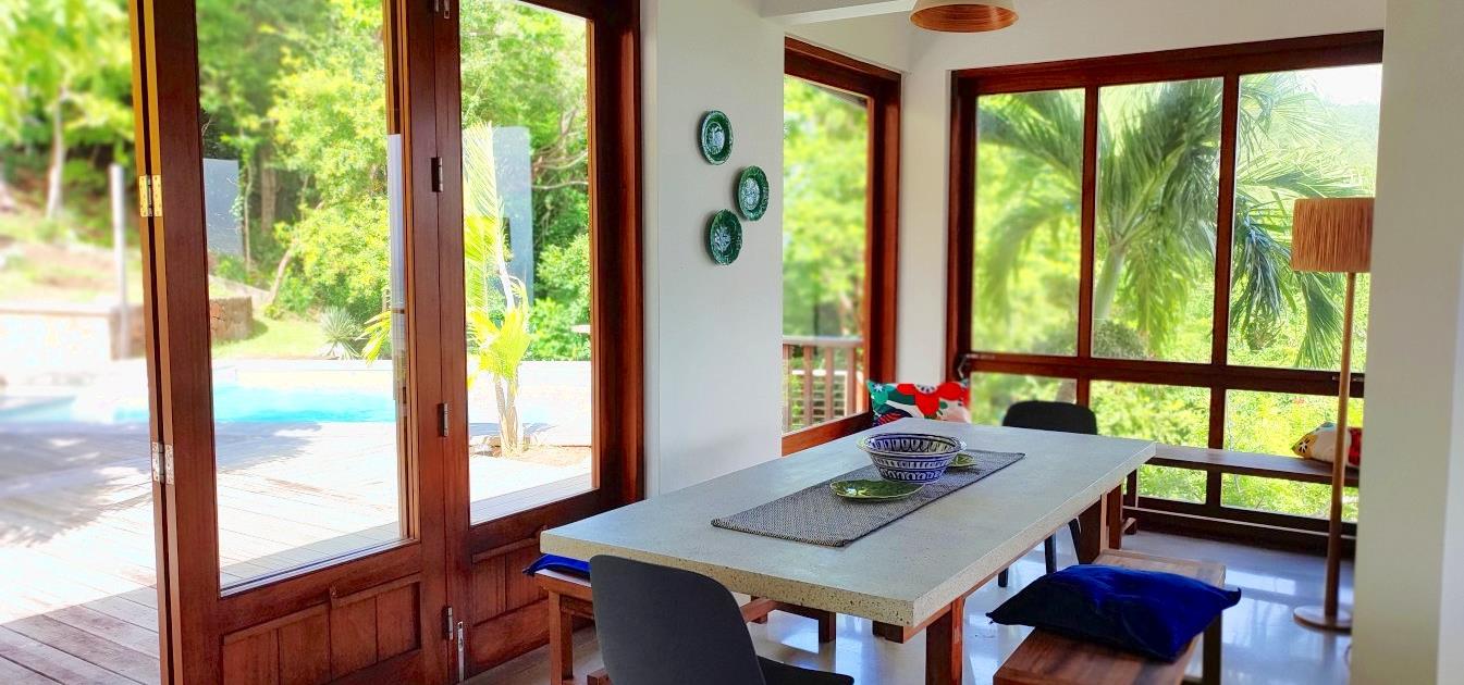 vacation-rentals/st-vincent-and-the-grenadines/bequia/spring/three-little-birds-upper-house,-bequia