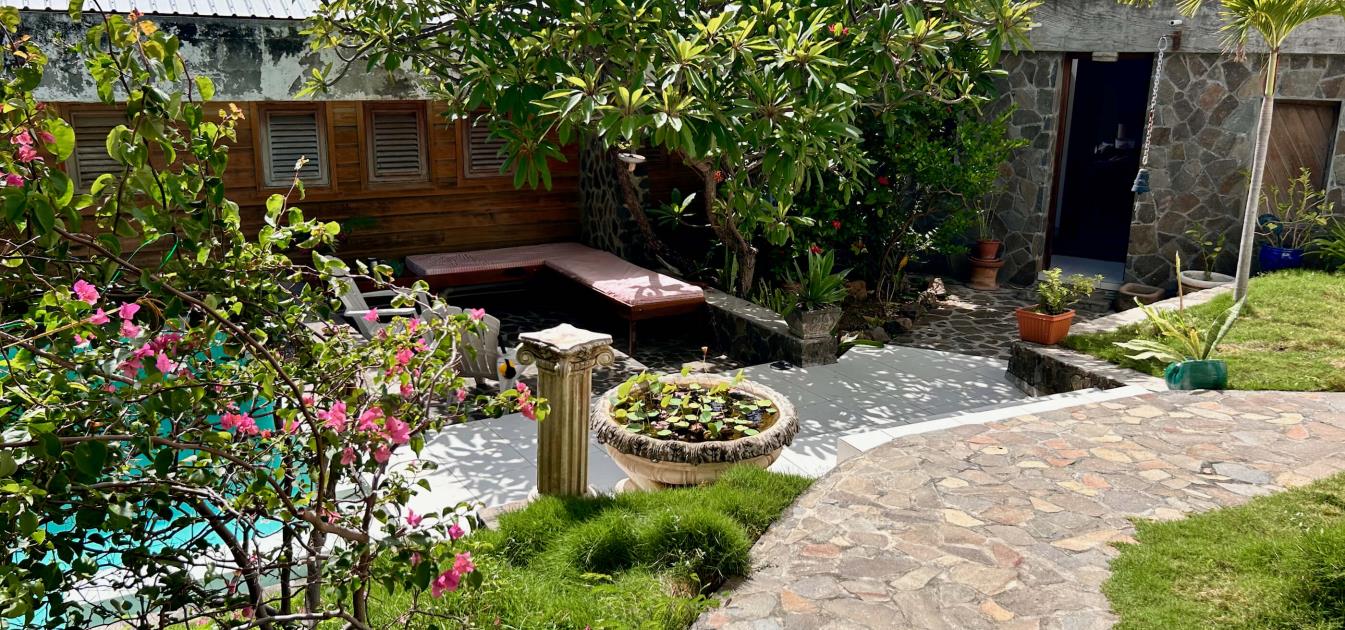 vacation-rentals/st-vincent-and-the-grenadines/bequia/spring/fortress-j