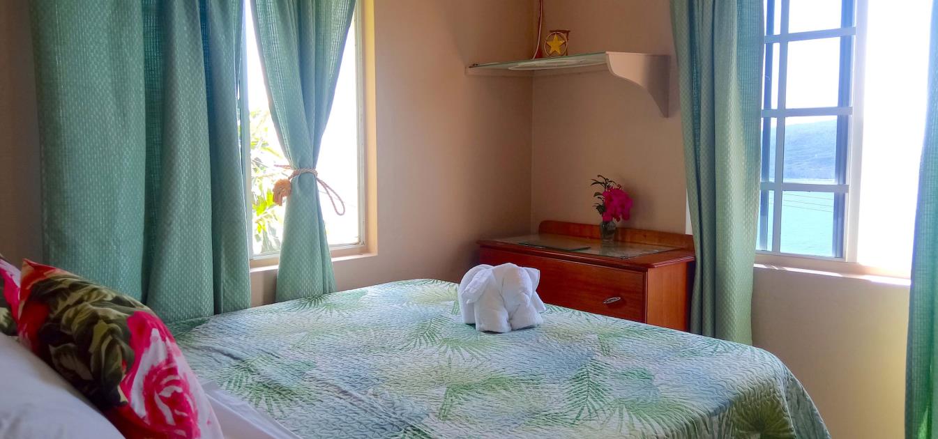 vacation-rentals/st-vincent-and-the-grenadines/bequia/la-pompe/archipelago-view-house