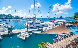 Blue Lagoon Hotel & Marina Deluxe King Kitchenette